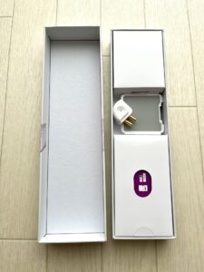 "Healy HighWaveのボックスを開けた直後の様子。シンプルな梱包でスマートに収納されている。"